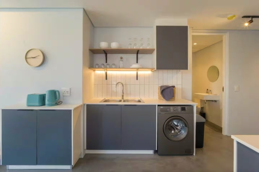2 Bedroom Property for Sale in Sea Point Western Cape